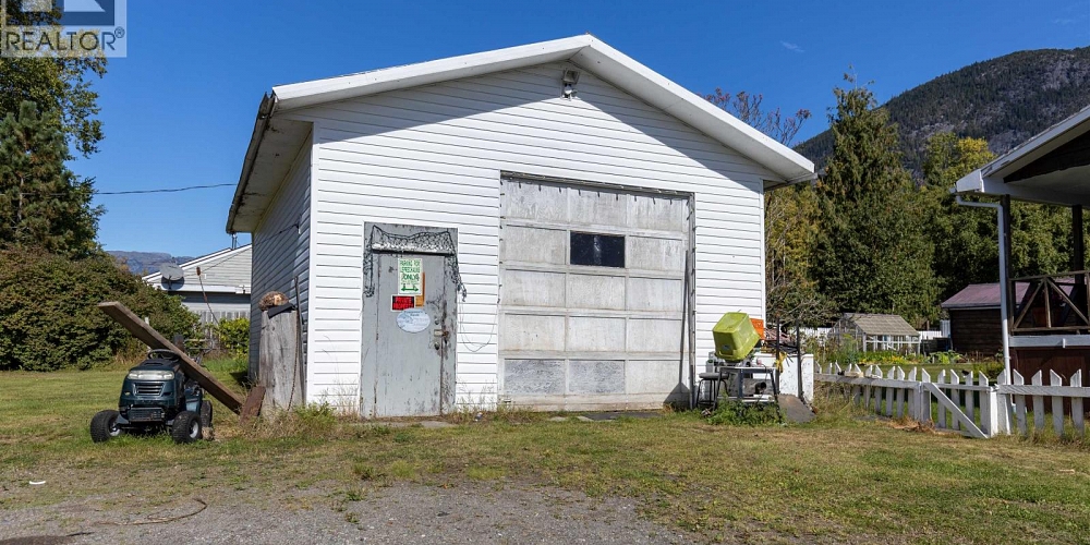 3566 NEWELL AVENUE Terrace Photo 16 3566 NEWELL AVENUE Terrace Photo 16